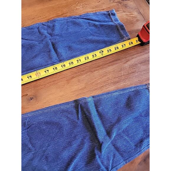 HUE Women's Classic Smooth Denim Leggings Medium Wash Plus 3x - Picture 4 of 5